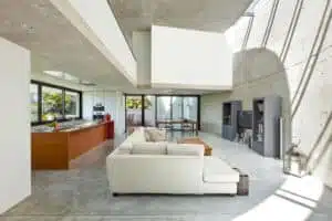 Arredamento Casa Vacanze in Solid Surface: Soluzioni Eleganti e Pratiche di GP Design Vicenza